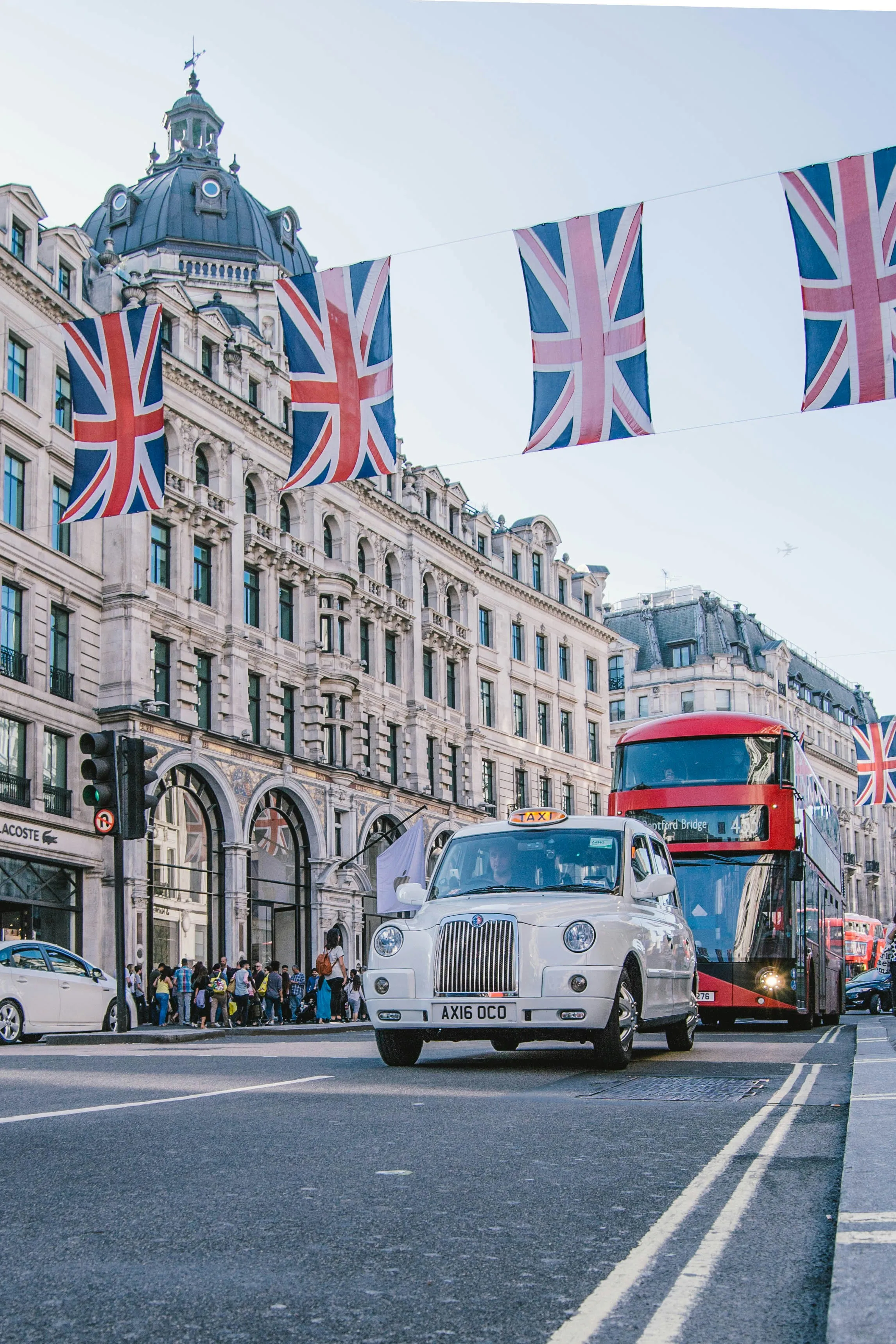 How to Study in the UK With a Scholarship